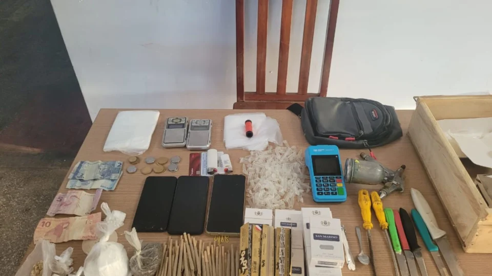 PMAM prende homem e apreende adolescente envolvidos com tráfico de drogas em Parintins
