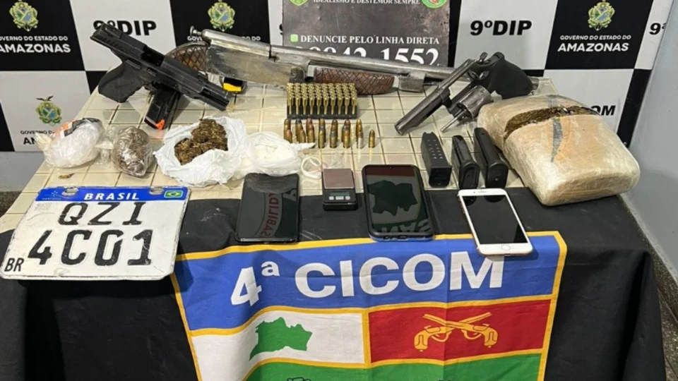 PMAM prende homem com armas, munições e drogas no Zumbi dos Palmares