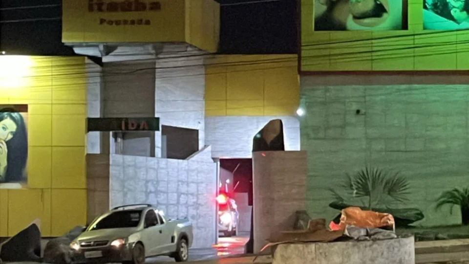 Homem de 65 anos morre em motel na zona leste