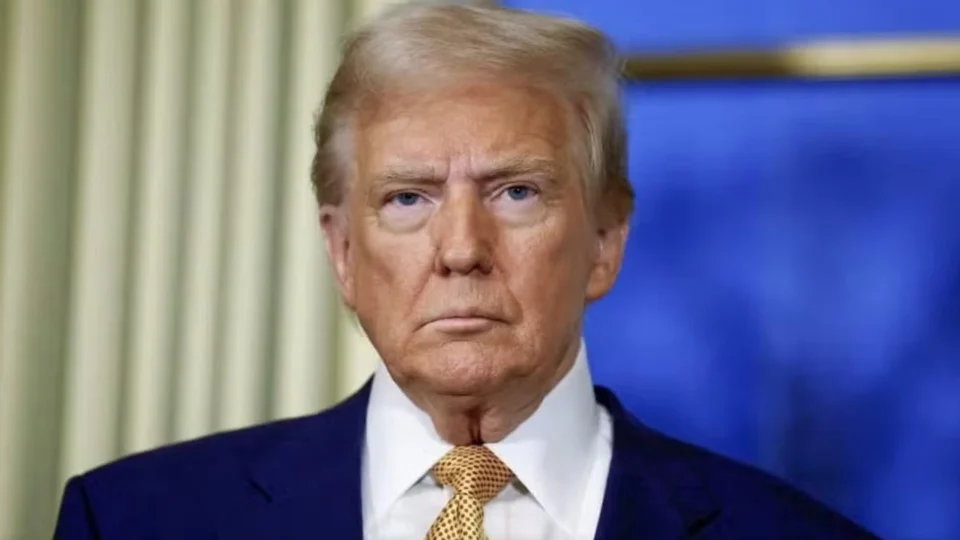 Trump reforça plano de usar militares e tarifas para deportar migrantes ilegais