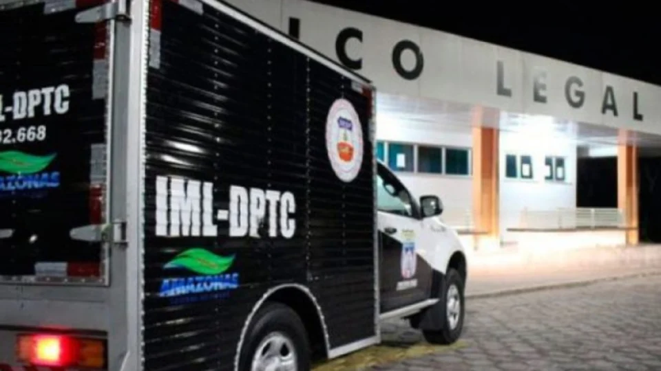 Fotos: Corpo de homem é encontrado com sinais de estrangulamento no ramal da Praia Dourada