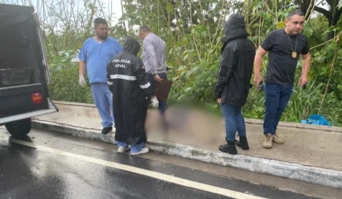 Homem é encontrado morto e amarrado em calçada na zona leste de Manaus