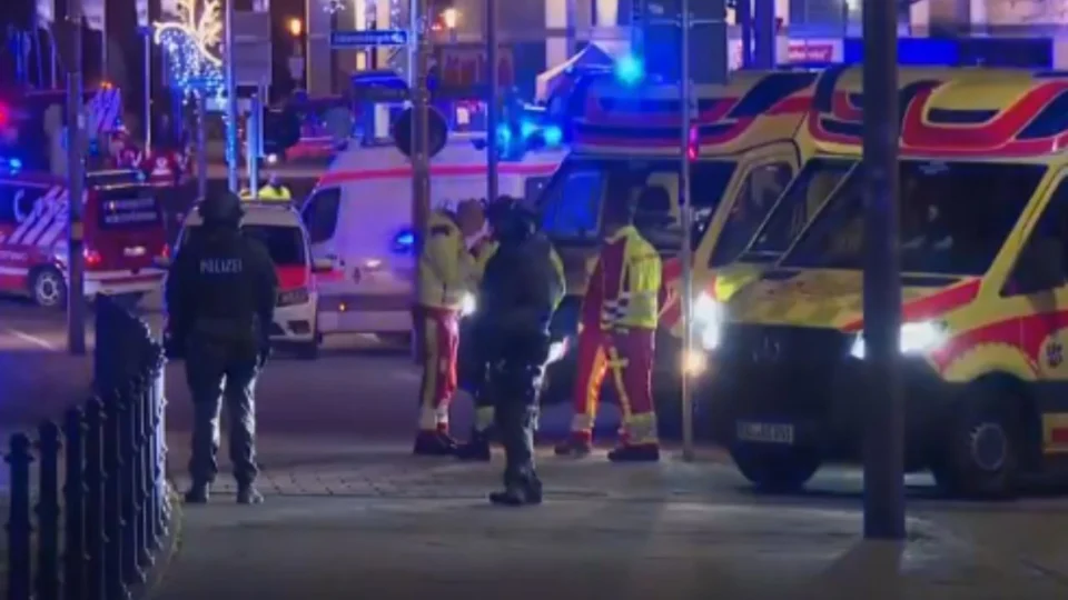 Motorista invade feira de Natal e mata duas pessoas na Alemanha