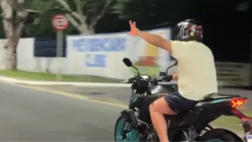 Homem morre após perder o controle de moto em acidente no Tarumã