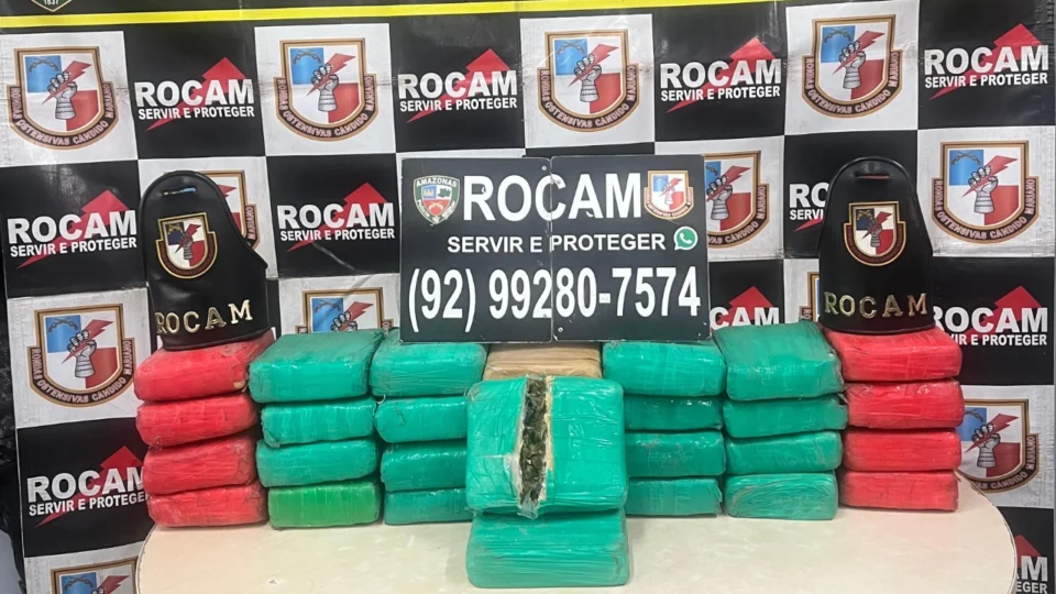 PMAM apreende 30 tabletes de droga abandonados em terreno na zona leste de Manaus