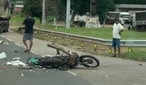 VEJA VÍDEO: coração de motociclista fica exposto em via após acidente fatal