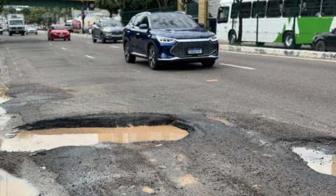 Buraco na Avenida de Djalma Batista coloca motoristas em risco