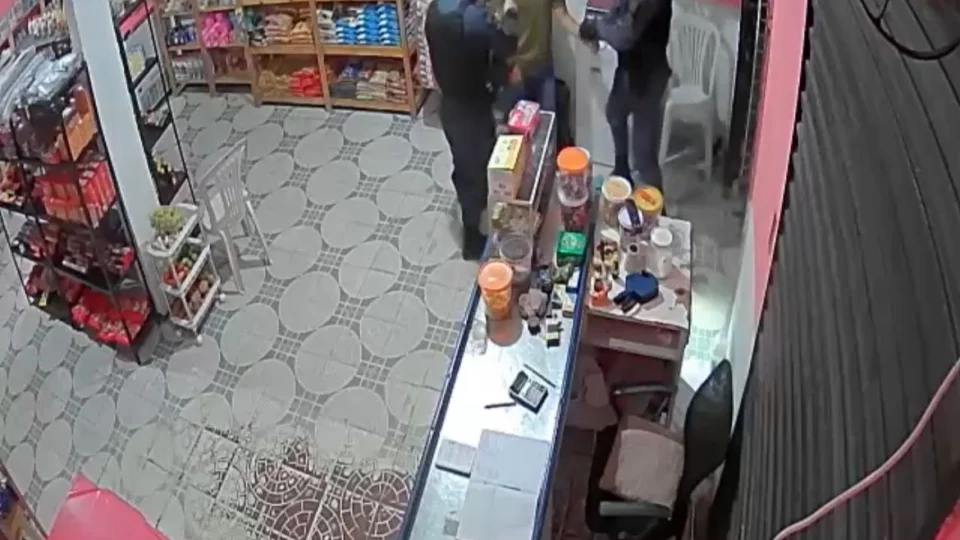 Abuso de autoridade em Manaus: PM’s agridem comerciante na zona norte