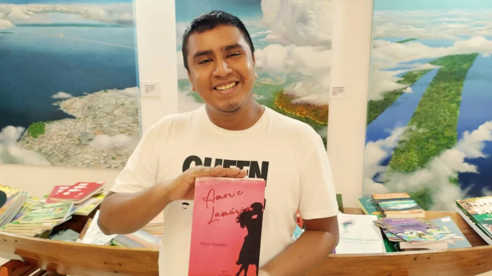 Escritor amazonense, Vitor Gusmão, lança seu segundo livro de poesia, ‘Amor e Lamúria’, neste fim de semana