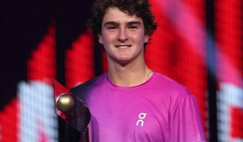 João Fonseca conquista primeiro título ATP em final arrasadora no NextGen Finals