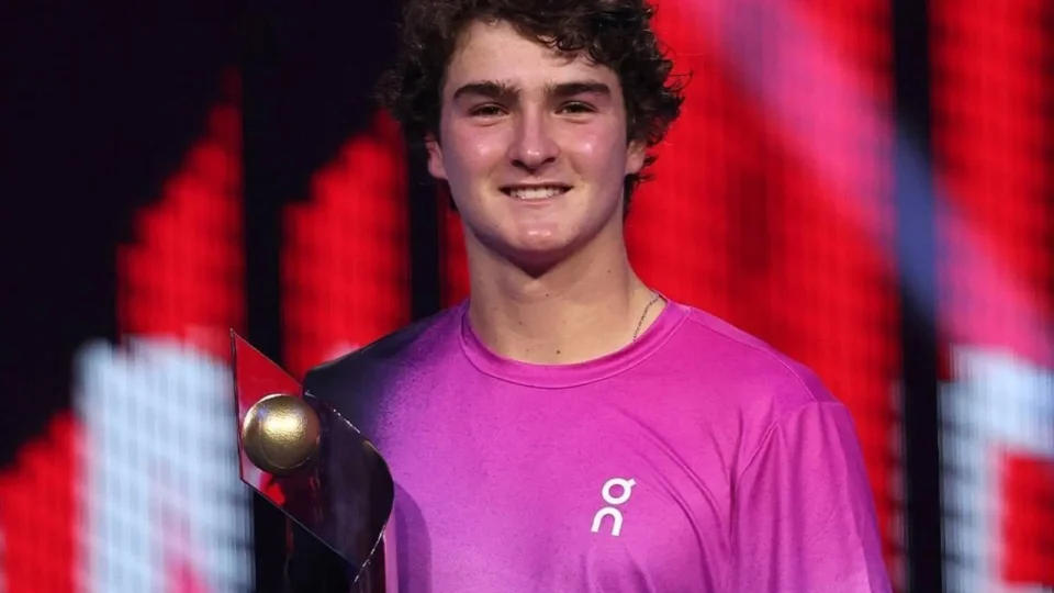 João Fonseca conquista primeiro título ATP em final arrasadora no NextGen Finals