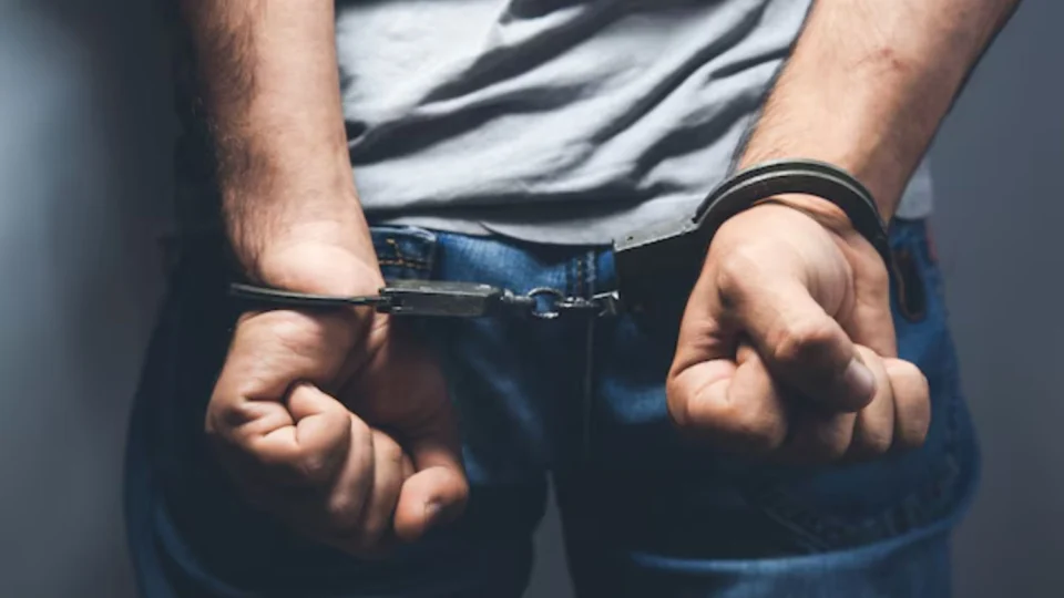 Tentativa de feminicídio: Homem é preso após agressão violenta à ex-companheira no AM