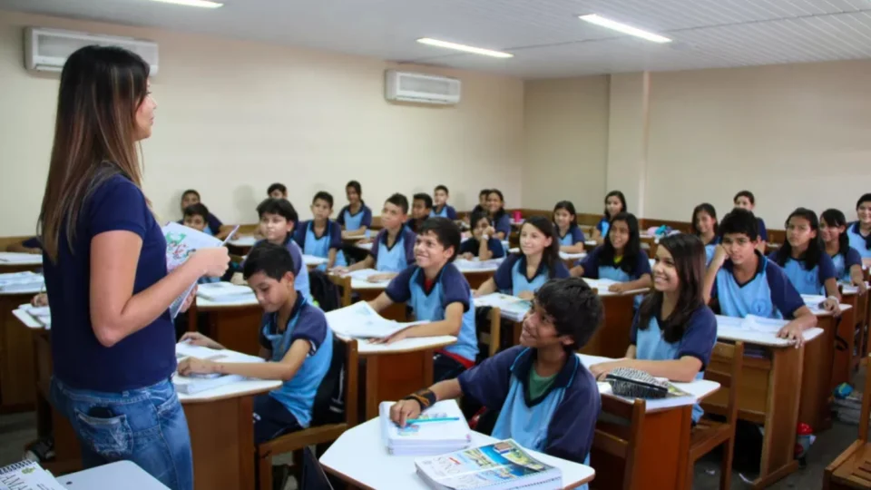 Fundeb: Professores da rede estadual devem receber até R$ 13.500; Saiba os valores