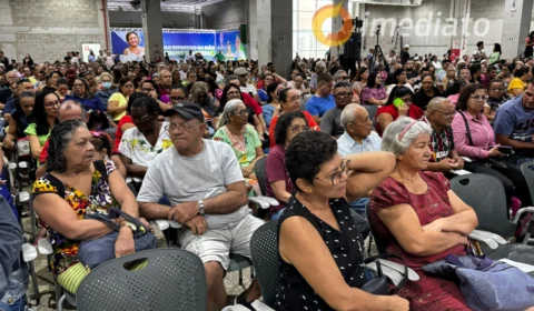 Amazonas Meu Lar: Wilson Lima entrega 800 títulos definitivos em Manaus e avança no interior