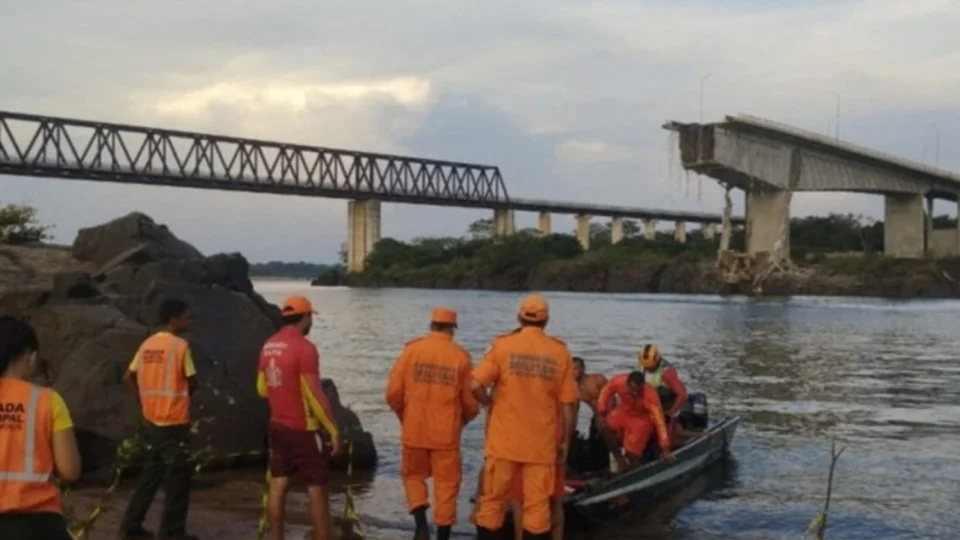 Desabamento de ponte entre Tocantins e Maranhão deixa dois mortos e 12 desaparecidos