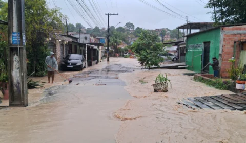 Moradores do Parque Mauá denunciam abandono e alagamentos em Manaus