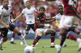Flamengo e Vitória empatam em 2 a 2 no Maracanã; Gabigol se despede do Rubro-Negro