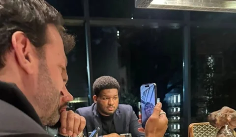 Depay posta foto de ligação com Pogba e dirigente do Corinthians e faz a Fiel sonhar