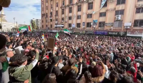 Governo de Bashar al-Assad cai após 50 anos de domínio na Síria