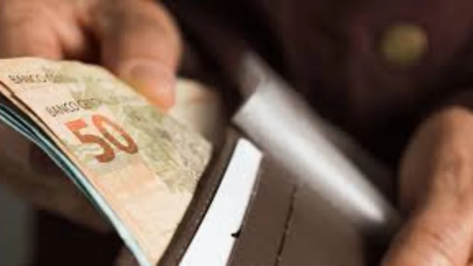 Sexta-feira (20) é o último dia para receber a 2ª parcela do 13º salário