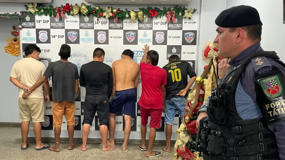 PMAM desmantela ponto de tráfico e apreende armamentos pesados na Zona Leste de Manaus