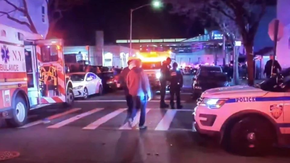Tiroteio em fila de boate no Queens deixa 10 feridos em Nova York