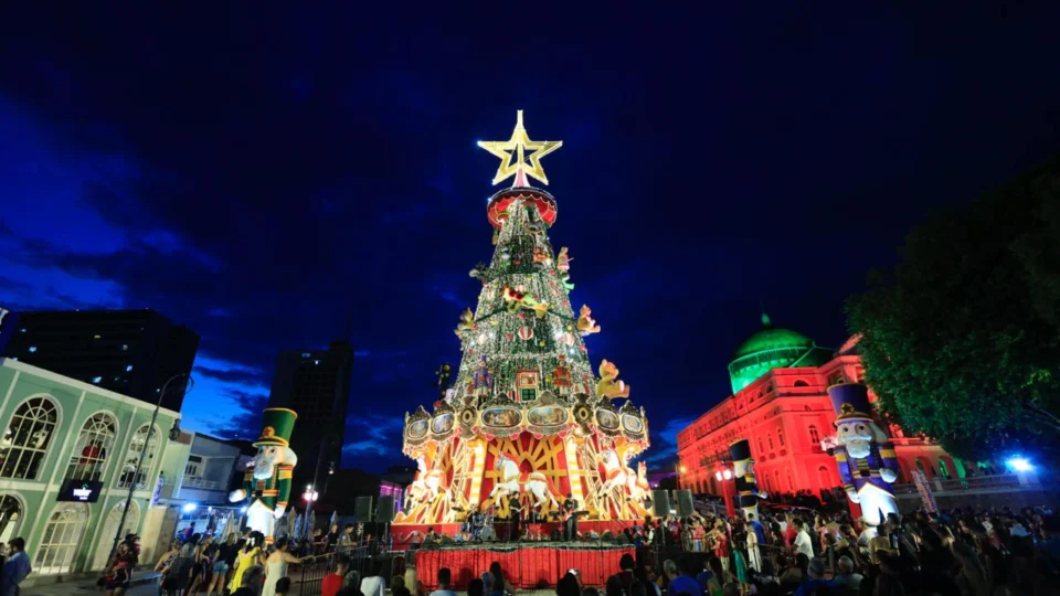 ‘O Mundo Encantado do Natal’ encerra com música, tradição e celebração cultural no Largo São Sebastião