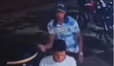 VEJA VÍDEO: homem é atacado a facadas enquanto brincava com cão