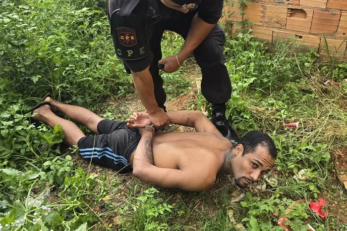 Homem é preso após torturar e raspar cabelo de ex-companheira