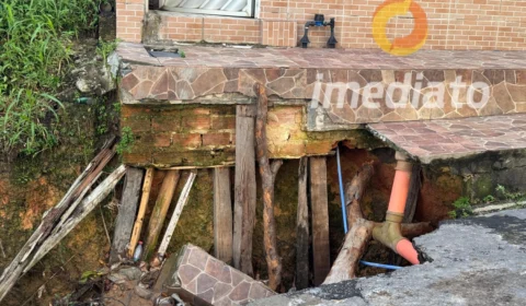 Cratera em rua do bairro São Francisco preocupa moradores