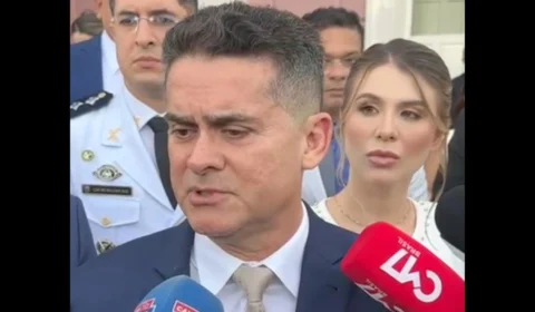 “Meu coração transborda de alegria”, diz David Almeida ao tomar posse como prefeito