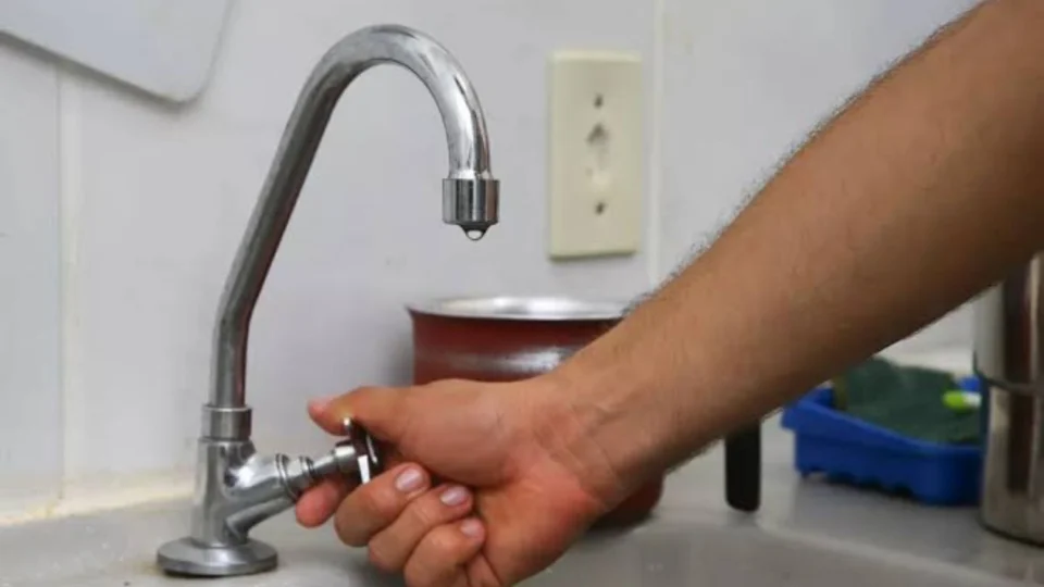 Falta de energia ocasiona desabastecimento de água em Manaus
