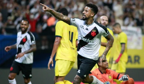 Vasco vence Madureira por 2 a 0 na Arena da Amazônia em Manaus