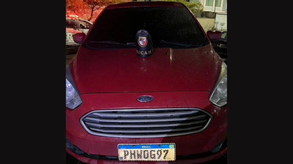 Veículo abandonado é encontrado pela Rocam na Zona Leste