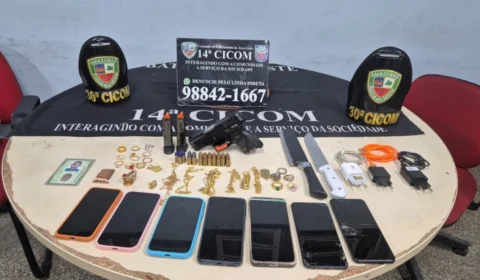 Polícia Militar prende cinco homens e apreende adolescente por roubo a residência na Zona Leste de Manaus