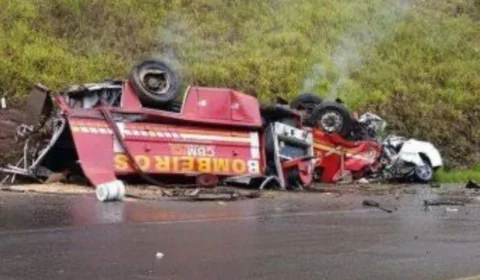 Colisão entre carro e caminhão dos Bombeiros deixa cinco pessoas mortas no RS