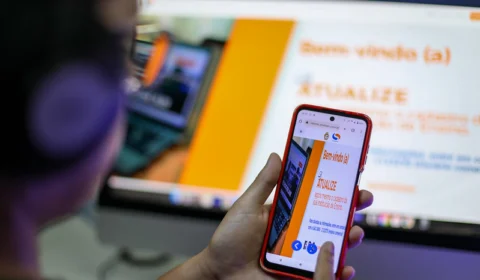 Instituições de ensino devem atualizar cadastro para meia-passagem estudantil