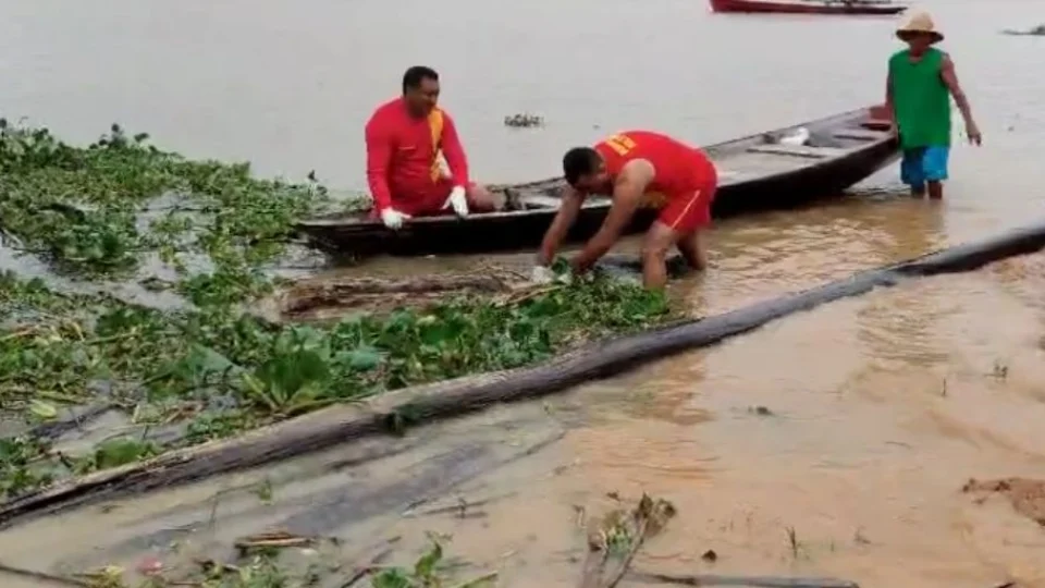 Vídeo: Corpo é encontrado boiando próximo ao porto de Manacapuru