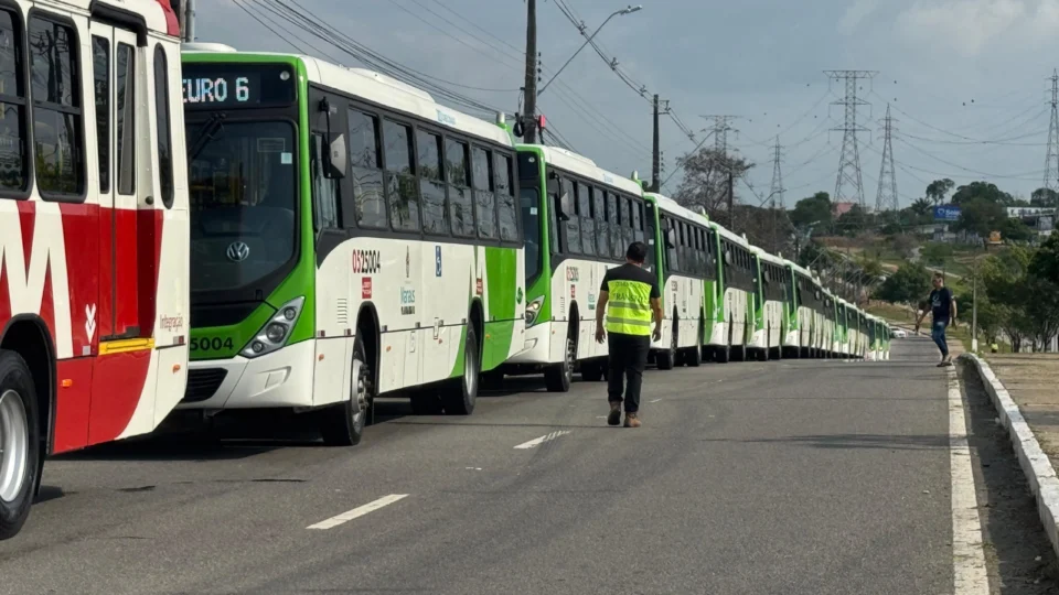 Novos ônibus para as zonas Norte e Oeste são entregues na manhã desta sexta-feira (3)