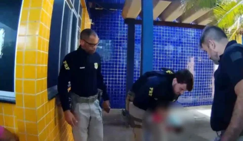 VEJA VÍDEO: agentes da PRF salvam bebê de 3 meses engasgado e sem respirar