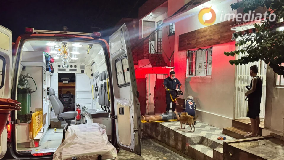Briga de casal termina com mulher ferida após cair de escada no bairro Alvorada