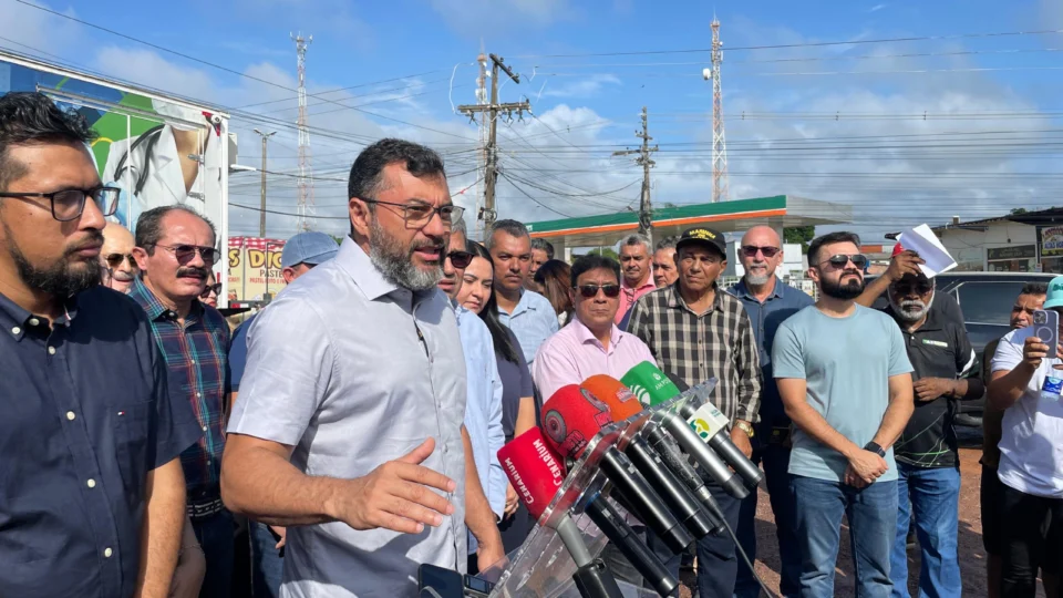 Governador Wilson Lima anuncia início dos atendimentos em carreta de saúde em Iranduba