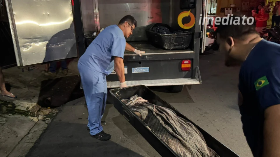 Mulher é morta a tiros enquanto estava com filho no colo no bairro Alvorada 3