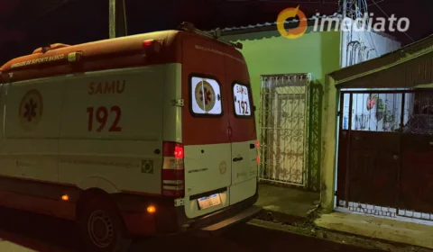 Homem é esfaqueado durante discussão com namorado no bairro Cidade de Deus