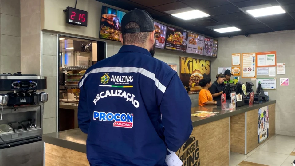 Procon-AM notifica rede de fast food por propaganda enganosa