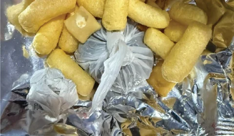 Polícia prende mulher ao tentar entregar drogas escondidas em alimentos a detento em Barcelos