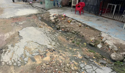 Moradores do Monte Sião clamam por infraestrutura em rua abandonada