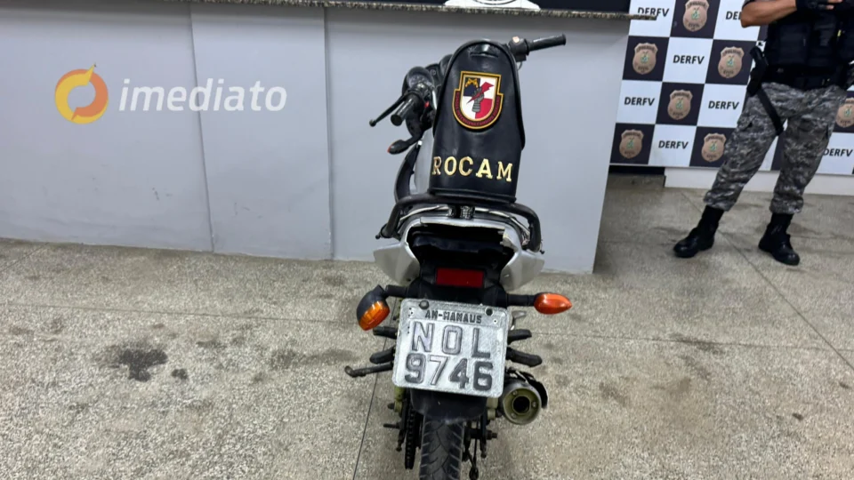 Rocam recupera moto roubada durante patrulhamento no bairro Tancredo Neves