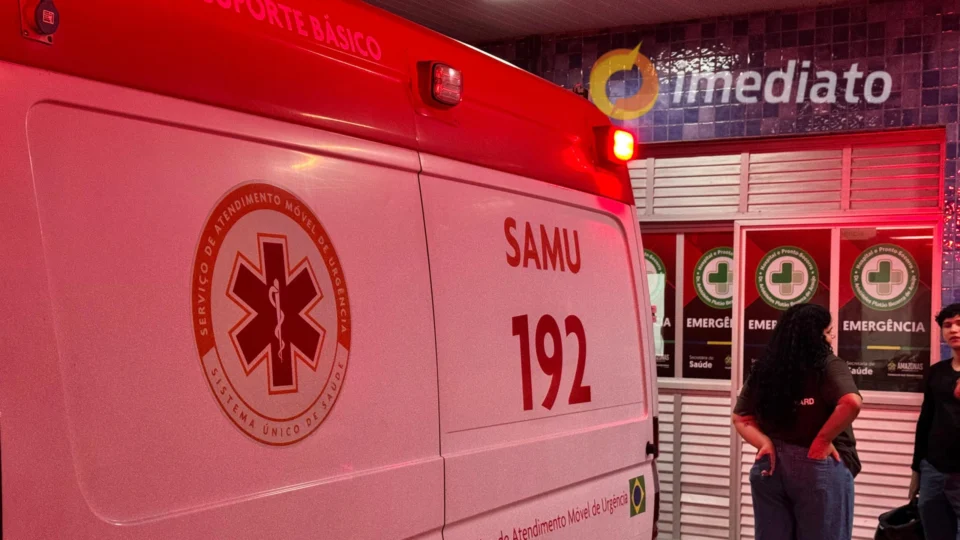 Jovem é esfaqueado durante assalto em parada de ônibus no bairro Cidade Nova