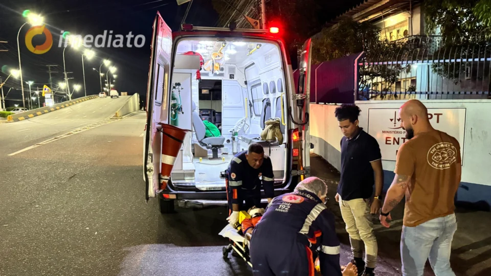 Colisão entre motos deixa motociclista gravemente ferido no bairro Flores